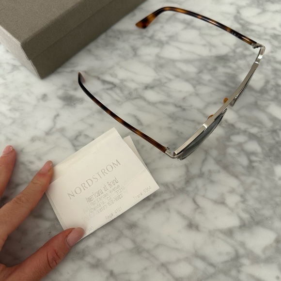 Authentic DIOR sunglasses - Picture 3 of 5